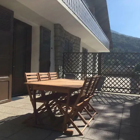 Au Des Quatre Saisons شقة