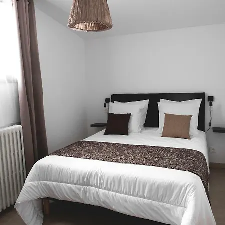 Au Des Quatre Saisons Apartment *