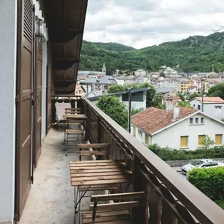 Au Des Quatre Saisons