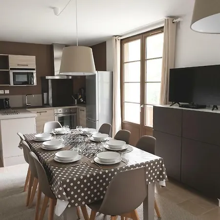 Au Des Quatre Saisons Apartment