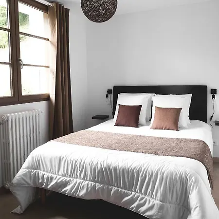 Au Des Quatre Saisons Apartment *