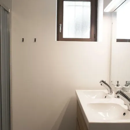 Au Des Quatre Saisons