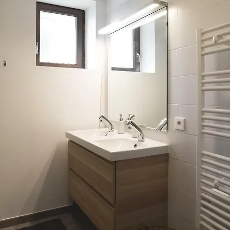 Au Des Quatre Saisons Apartment *